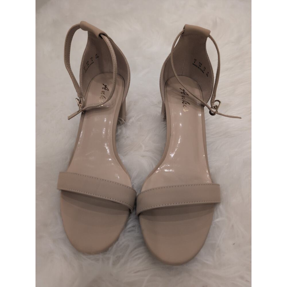 Ankis Womans Open Toe Chunky Heel Sandals Size 8. No box